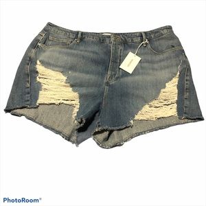 Good American Bombshell High Rise Shorts Size 18